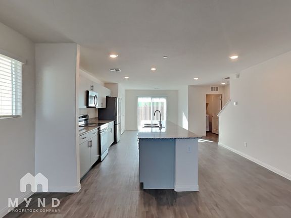 3rd image of 5763 Rose Gold Ave