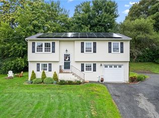 27 Dean Rd, New Milford, CT 06776