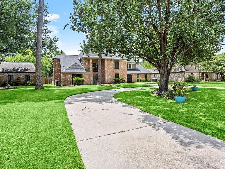 17627 Macrantha Dr — Photo 34