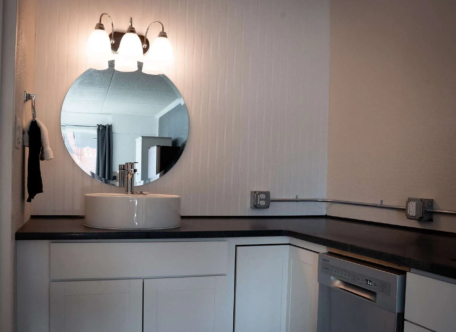 1 bed, 1.0 bath, 290 sqft, $1,675 — Photo 3
