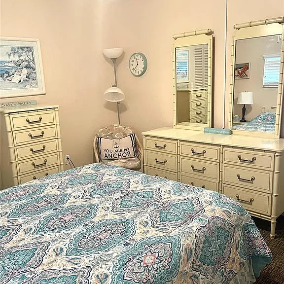4650 Cove Cir #402 — Photo 30