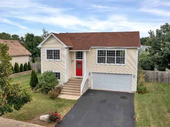 303 Joshua Tree, Harvard, IL 60033