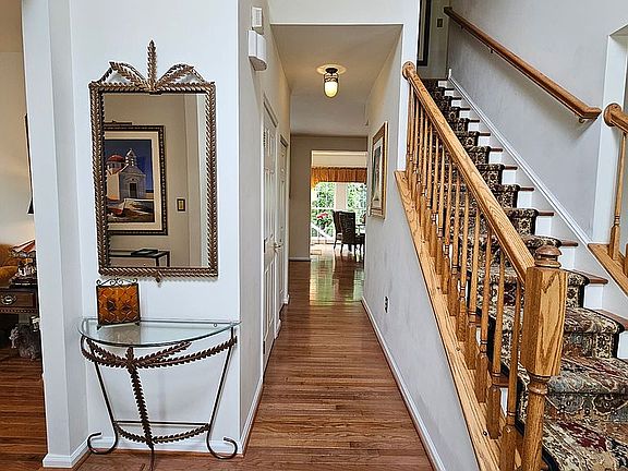 4th image of 53 Waterford Dr