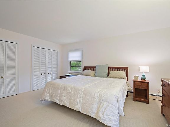 3rd image of 17 Coralyn Ave