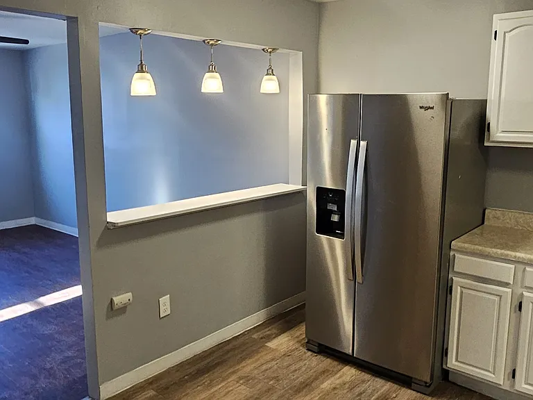 20 Rose Ave #4 — Photo 3