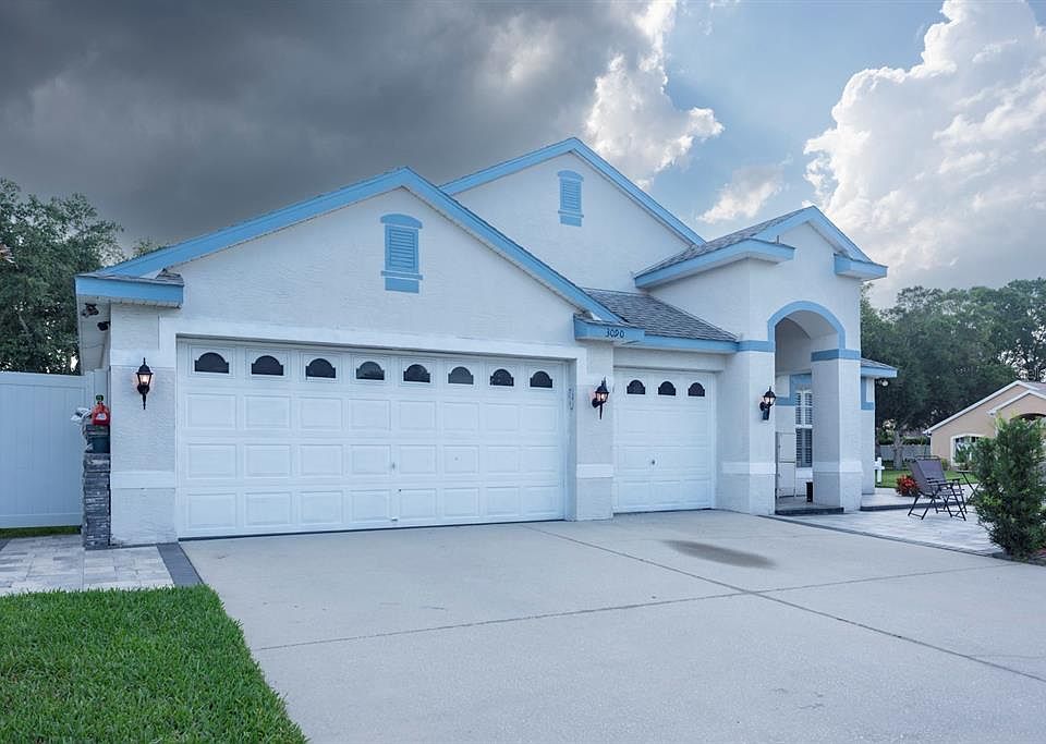 1st image of 3090 Oakbrook Cir