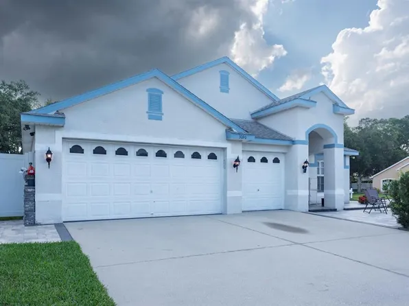 3090 Oakbrook Cir, Clearwater, FL 33759