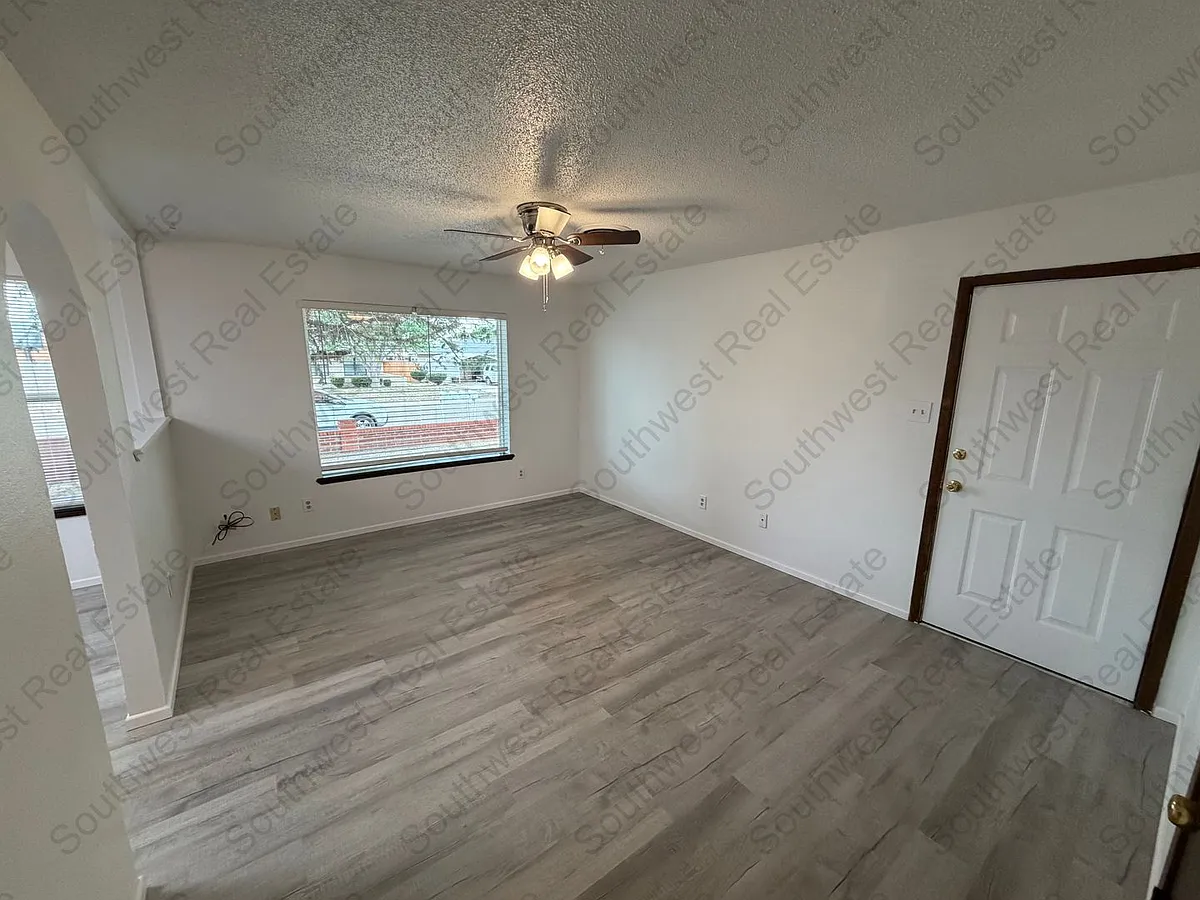 Building Photo - 3740 Glenfield Dr
