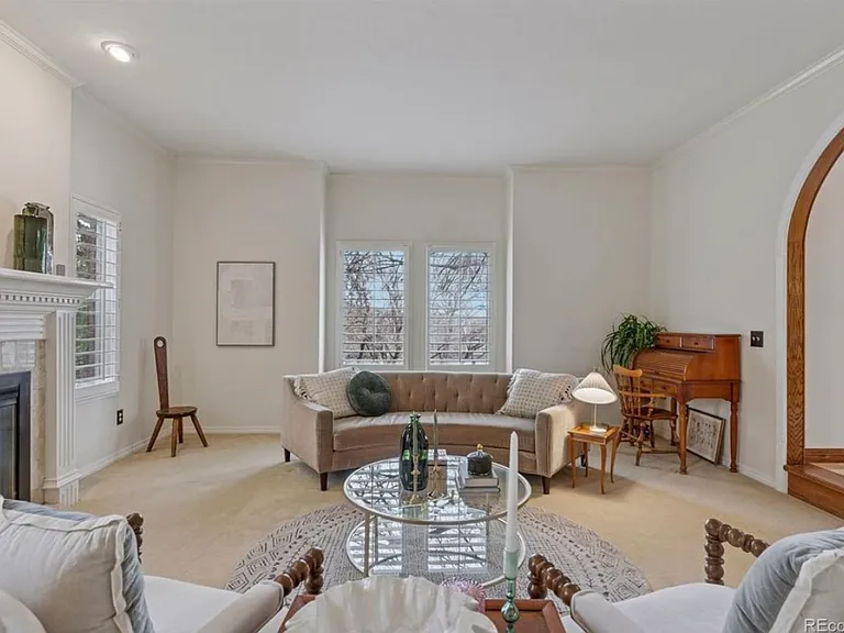 5 Tamarade Dr — Photo 2