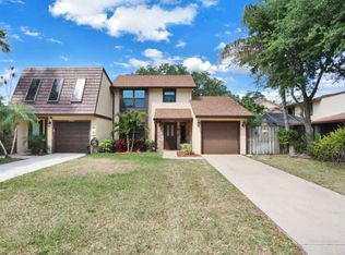 1083 Raintree Dr, Palm Beach Gardens, FL 33410