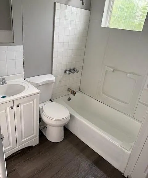95 Center St #1 — Photo 2