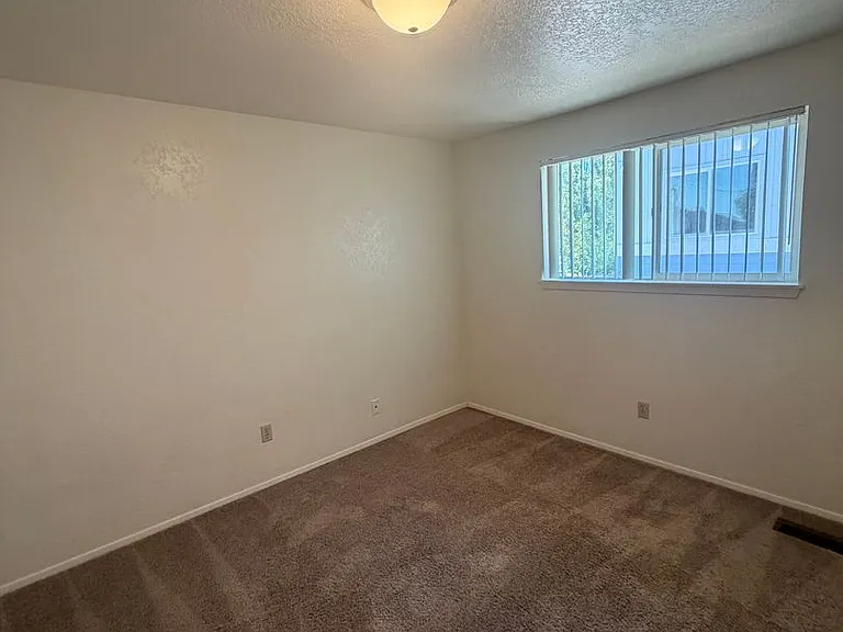 1228 S Juniper St — Photo 37