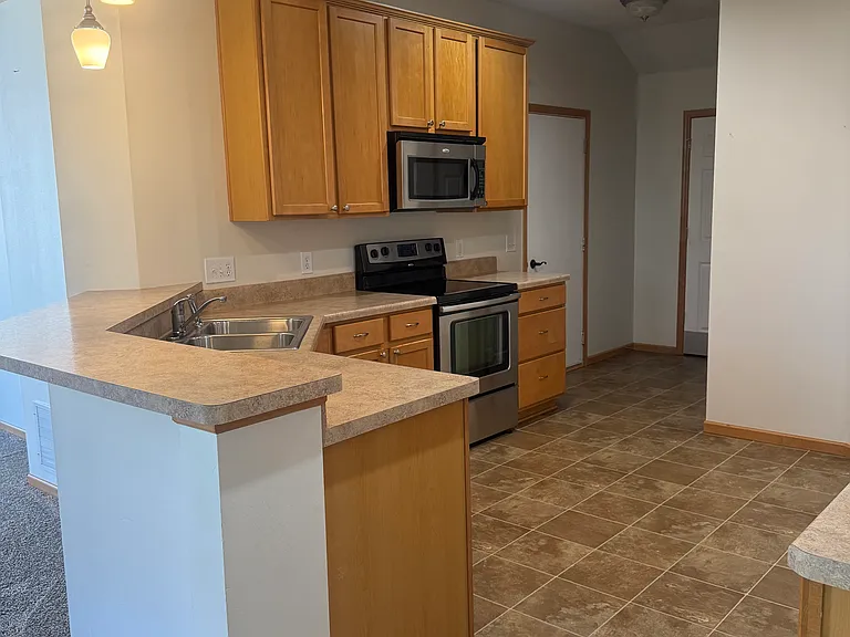 15652 Emerald Dr #10 — Photo 5