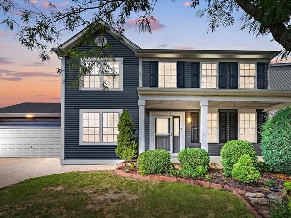 1680 Hickory Park Ln, Aurora, IL 60504