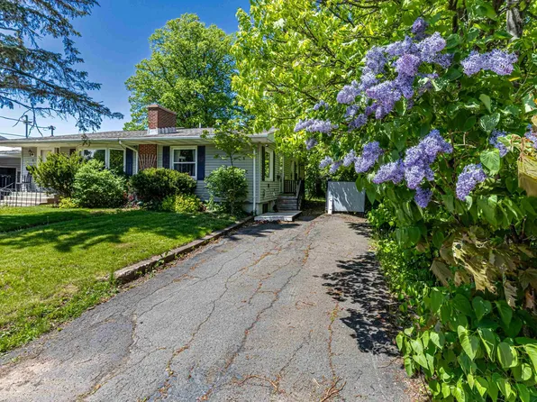 5 Jubilee Dr, Charlottetown, PE C1A 2L2