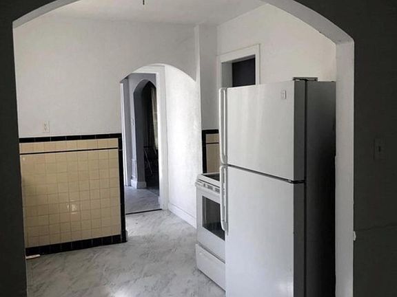 Shared kitchen for all guests