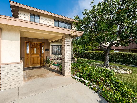 4th image of 2114 Stratford Way