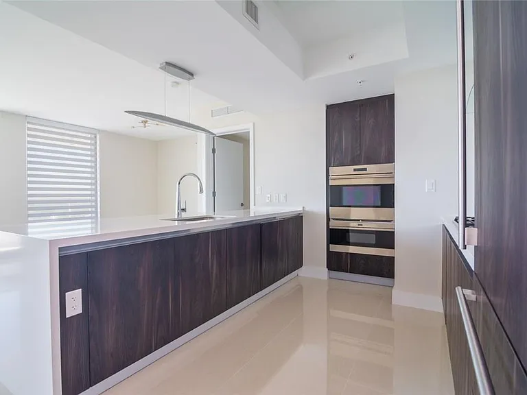 1180 N Federal Hwy #1103 — Photo 5