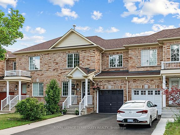2nd image of 83 Tianalee Cres