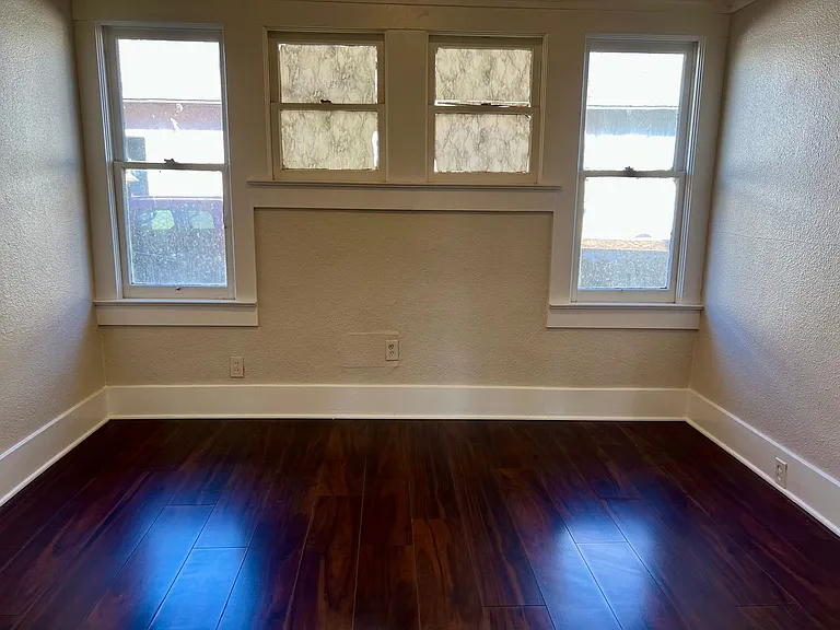 1042 N Harrison Ave — Photo 10