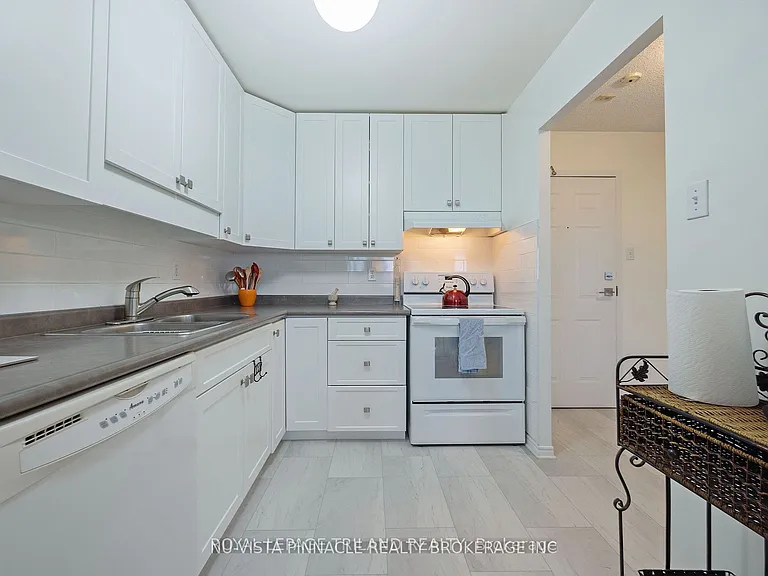 30 Chapman Ct #408 — Photo 8