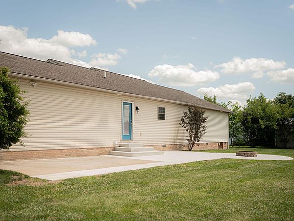 4th image of 546 Smiths Ln