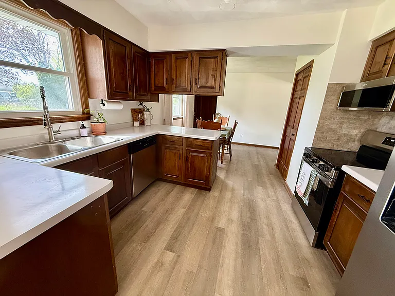 2315 N Claremont Dr — Photo 15