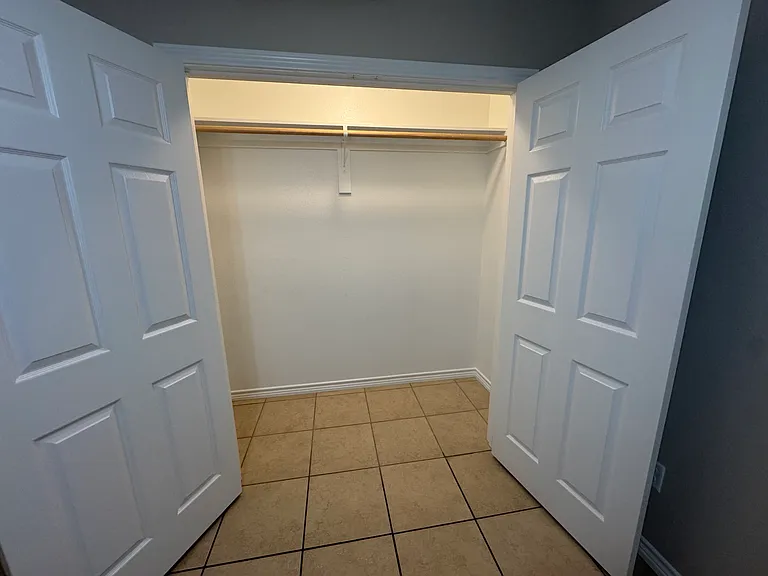 411 E Wells St — Photo 10