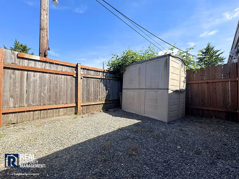 6415 Steilacoom Blvd SW Tacoma — Photo 8