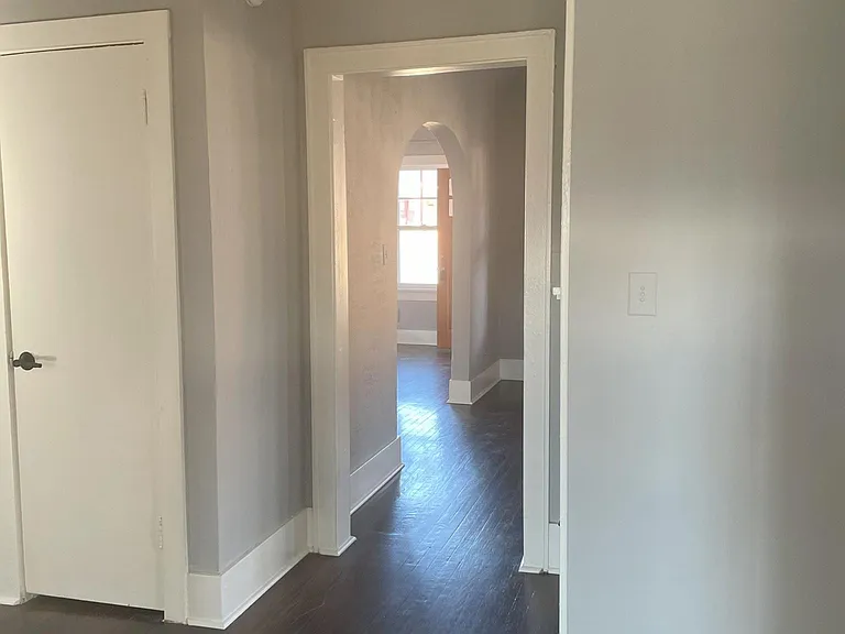 808 NE 17th St — Photo 7