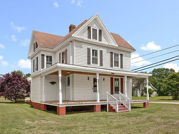 2nd image of 18484 Seaside Ave