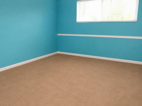5th image of 4767 N Sharon Ave