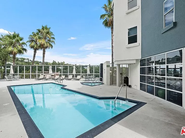 171 N Church Ln #Penthouse 10 — Photo 5