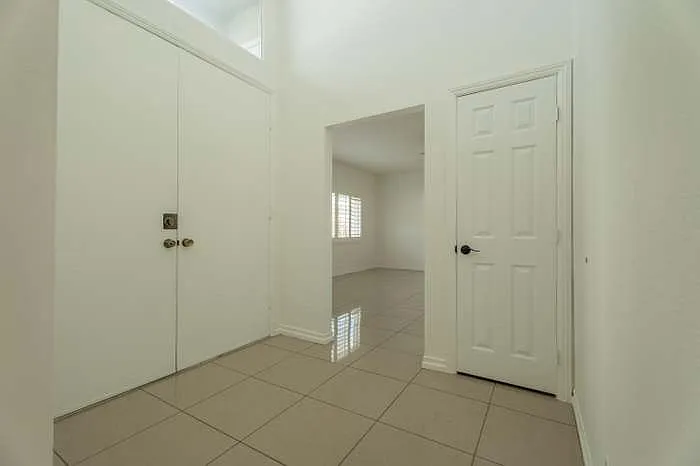 2518 S Sierra Madre — Photo 8