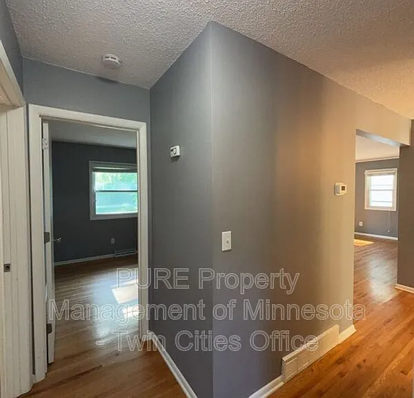 1617 Flag Ave N — Photo 8
