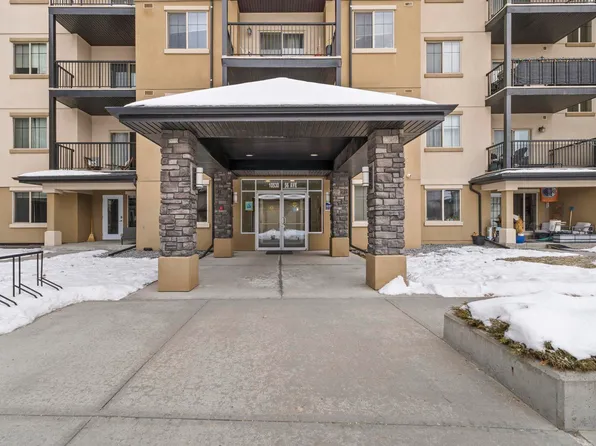 10530 56th Ave NW #214, Edmonton, AB T6H 0X7