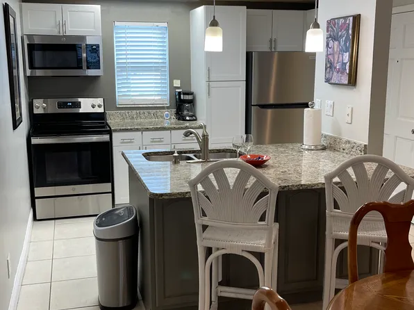 12760 Indian Rocks Rd APT 304, Largo, FL 33774