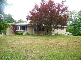 35 Skyline Dr, Wapwallopen, PA 18660