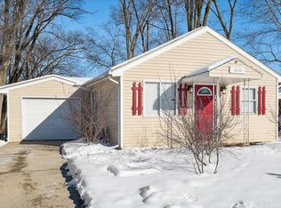 7610 Beach Rd, Wonder Lake, IL 60097