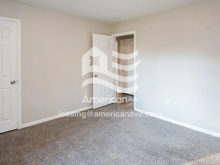1668858_009_bedroom_14124651.jpg