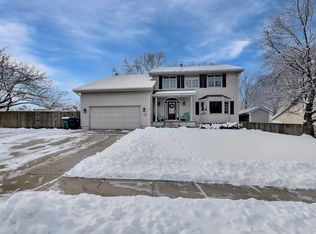 7004 Holcomb Ave, Urbandale, IA 50322