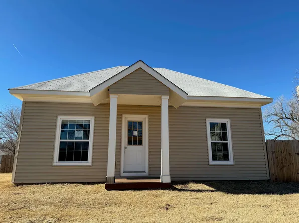 121 S Krouth St, Mooreland, OK 73852