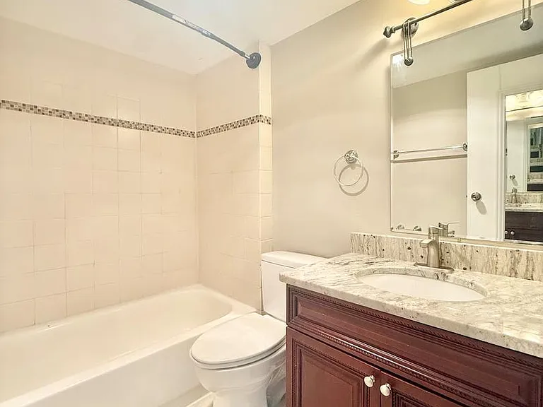250 S Reynolds St #304 — Photo 13