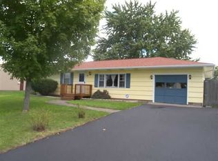 24 Beaconsfield Rd, Rochester, NY 14623