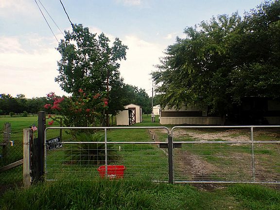 Automatic gate with remote