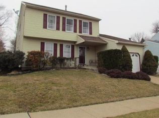 15226 Bernita Dr, Philadelphia, PA