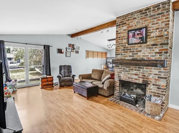 100 Bedford Ct, Horse Cave, KY 42749