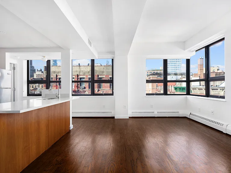 180 Hester St #PENTHOUSE — Photo 2