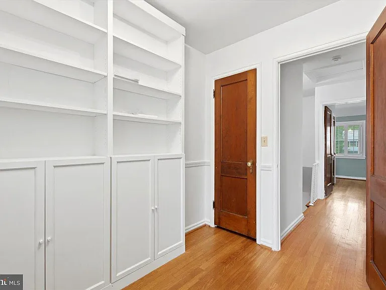1008 Bashford Ln — Photo 27