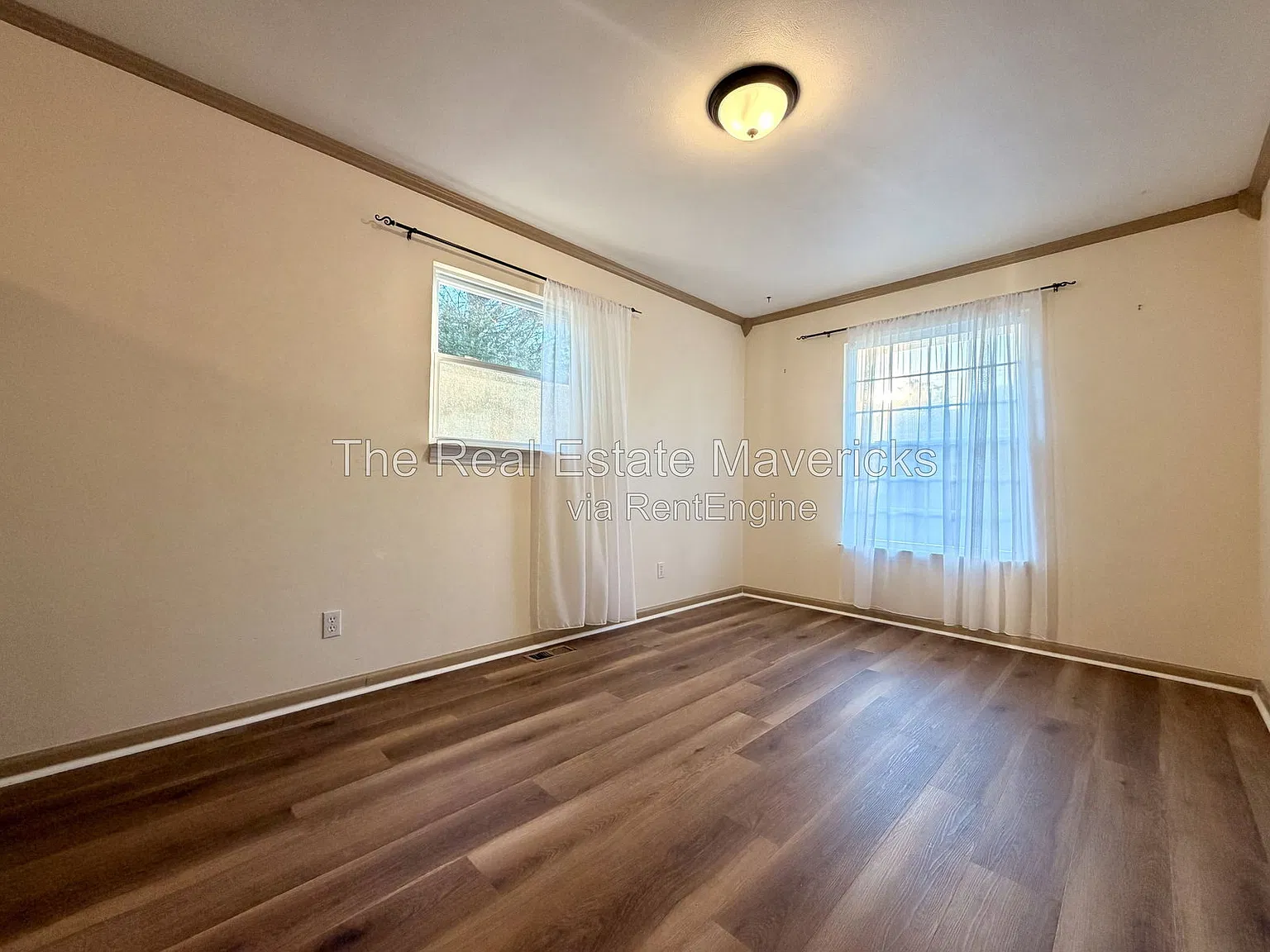 3 bed, 1.5 bath, 1086 sqft, $1,600 — Photo 3